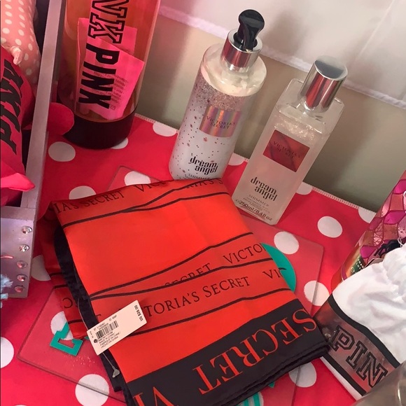 Pink VS - Picture 5 of 5